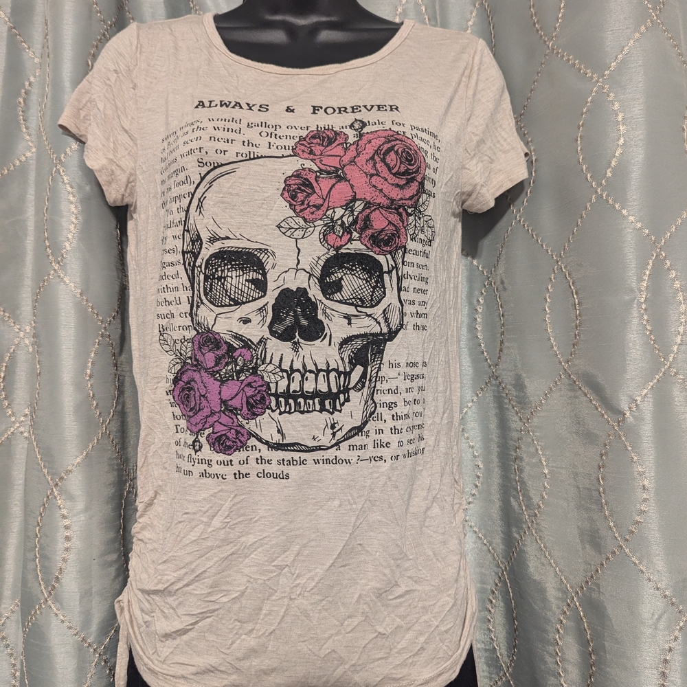 Discreet Set Of 3 Tops -Medium (Teen)